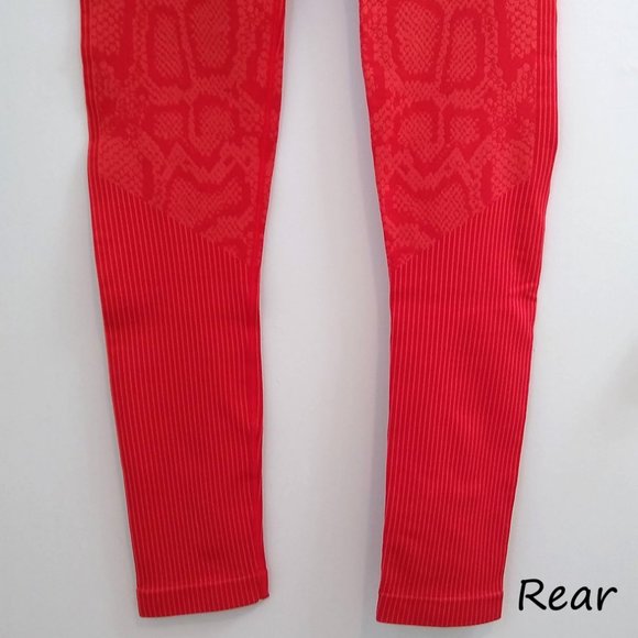 Yoga Set - Sports Bra & High Waisted Legging - Red Snakeskin - Size Small - Picture 9 of 15